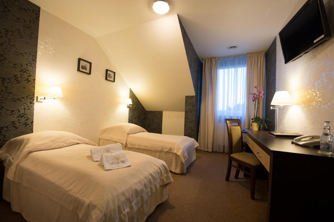 Hotel Cztery Pory Roku Głogów Małopolski Kültér fotó