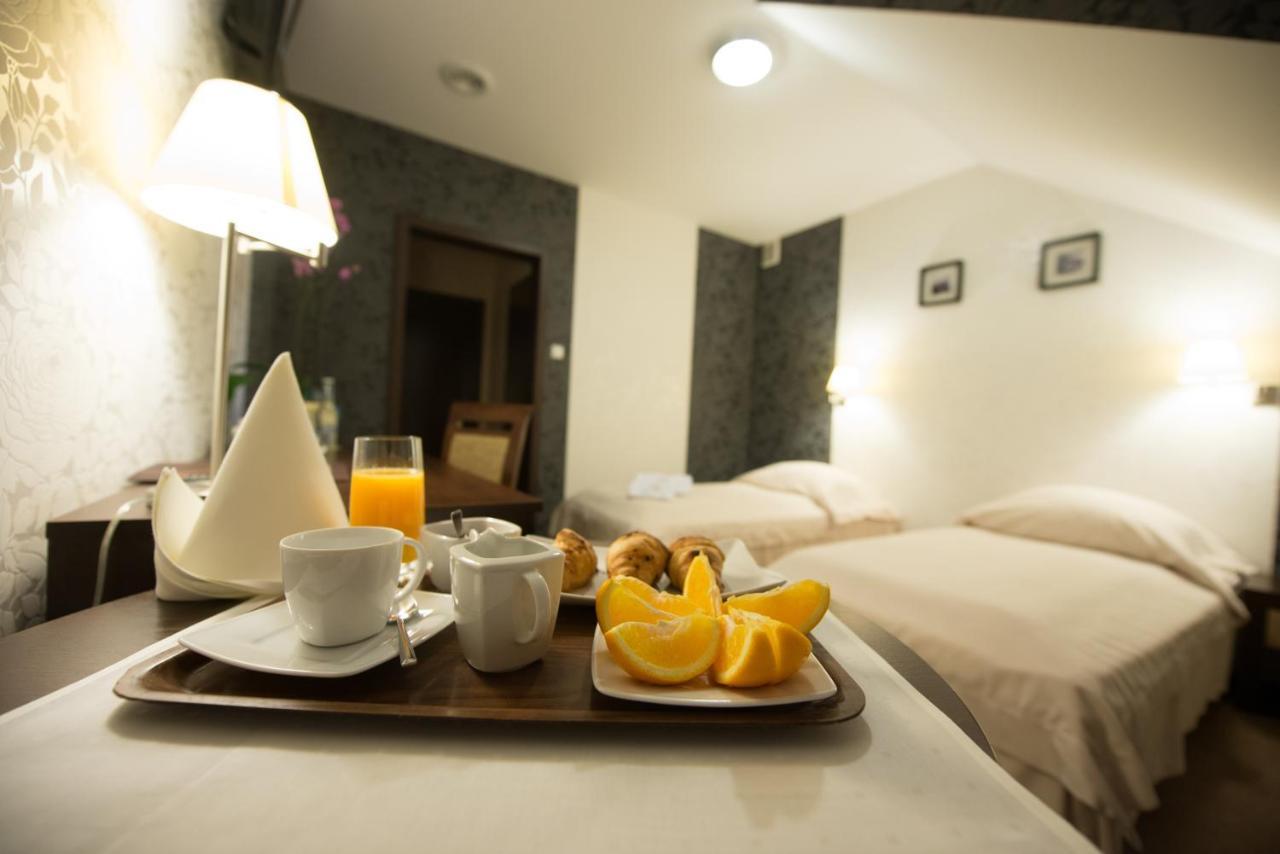 Hotel Cztery Pory Roku Głogów Małopolski Kültér fotó
